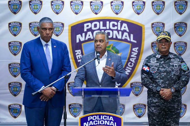 Senadores se comprometen a impulsar reformas policiales cruciales en República Dominicana Imagen de paisaje natural con montañas y cielo.