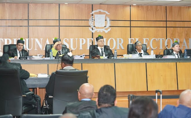 RD: TSE anula resoluciones de la JCE y obliga a redefinir fondos para partidos en 2025 Imagen de un mensaje de WhatsApp.