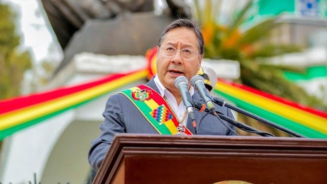 Arce acusa a Evo Morales de presionar para su renuncia y habilitar su candidatura presidencial Luis Arce, presidente de Bolivia, en evento público.