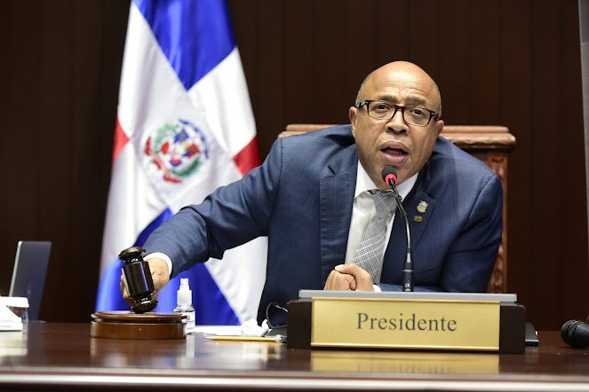 Cámara de Diputados presenta informe con más de 150 cambios al nuevo Código Penal en República Dominicana Imagen de un documento legal.