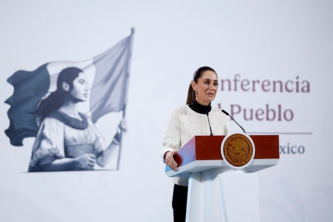 Gobierno de México reporta 355 detenidos y más de 67 mil repatriados tras regreso de Trump Imagen abstracta con colores vibrantes y formas.