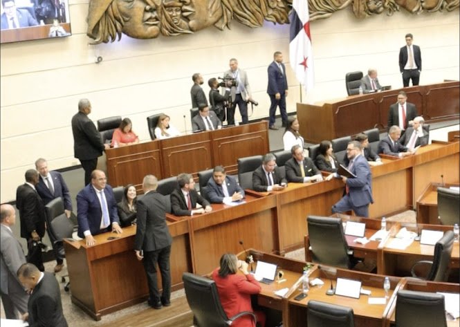 Aprobación de nueva ley de sufragio en México.