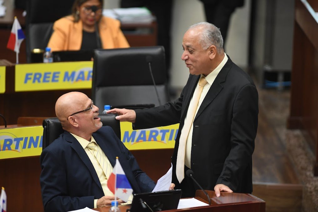 Imagen abstracta con colores vibrantes y formas.