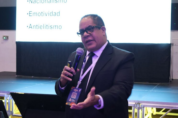 Foto de paisaje natural con vegetación exuberante.