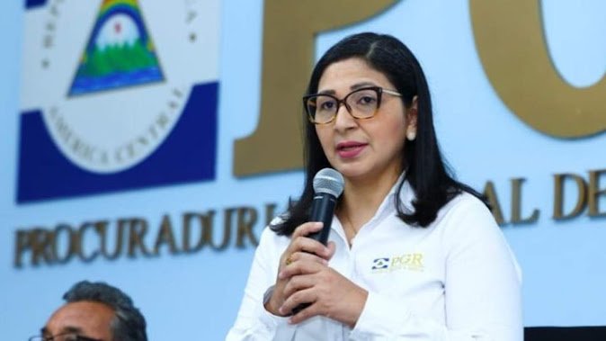 Wendy Morales: la “superministra” que concentra poder en la dictadura nicaragüense Wendy Carolina, procuradora en evento oficial.