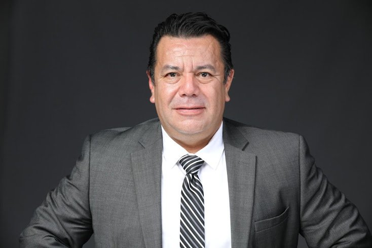 Entre percepción y realidad: el poder de creer que todo va bien Retrato de Alberto Rivera.