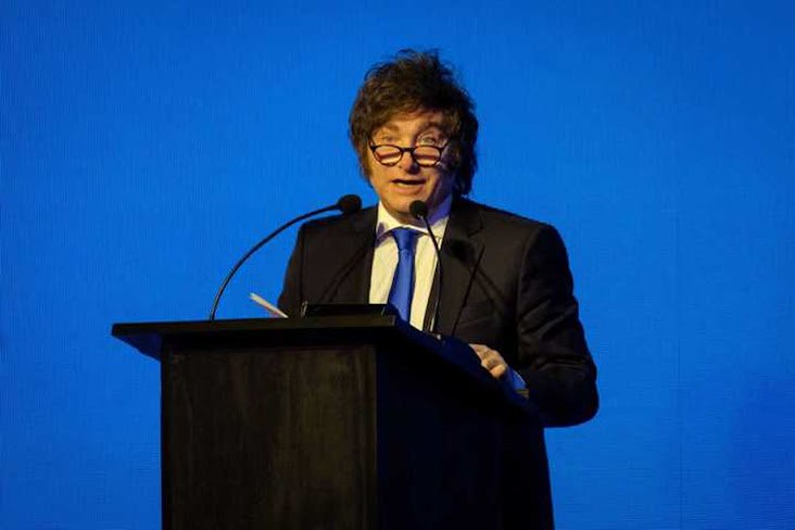 Imagen abstracta con colores vibrantes y formas.